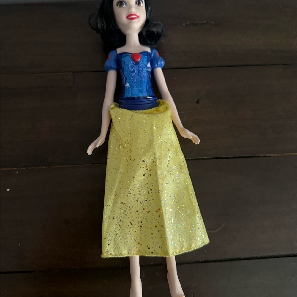 Disney Princess Snow White Doll 2021 Hasbro 12” Glitter Skirt